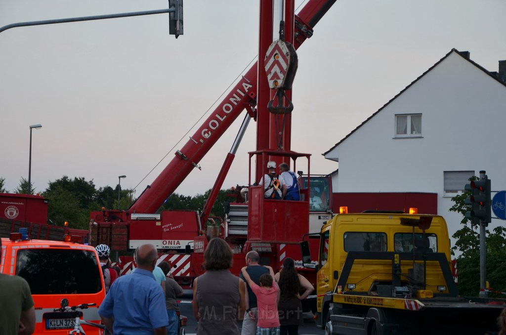 Kran drohte umzustuerzen Koeln Porz Zuendorf Hauptstr P106.JPG - Miklos Laubert